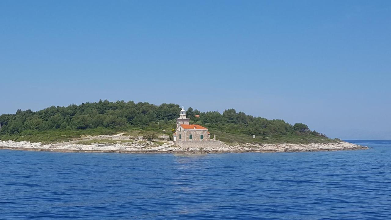 Holiday House Popovic Sućuraj المظهر الخارجي الصورة